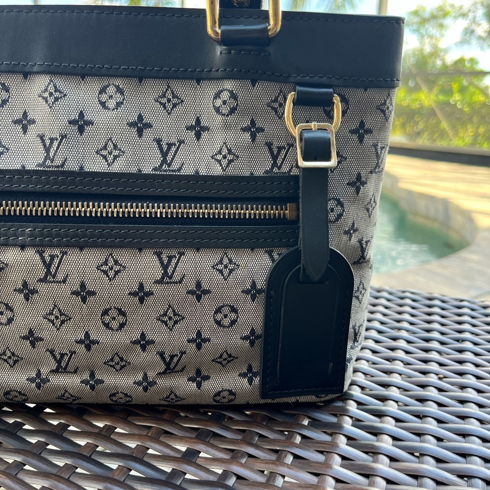 Louis Vuitton Lucille Navy Monogram Bag. Tote style with gold zipper. - Picture 7 of 9